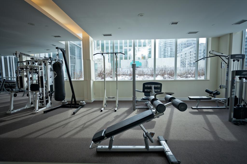 Red Maple Suites - Icon Торонто Экстерьер фото