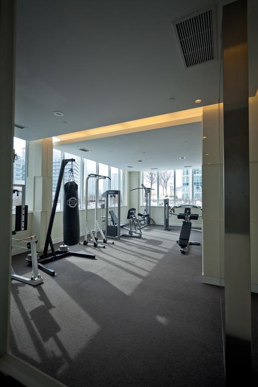 Red Maple Suites - Icon Торонто Экстерьер фото