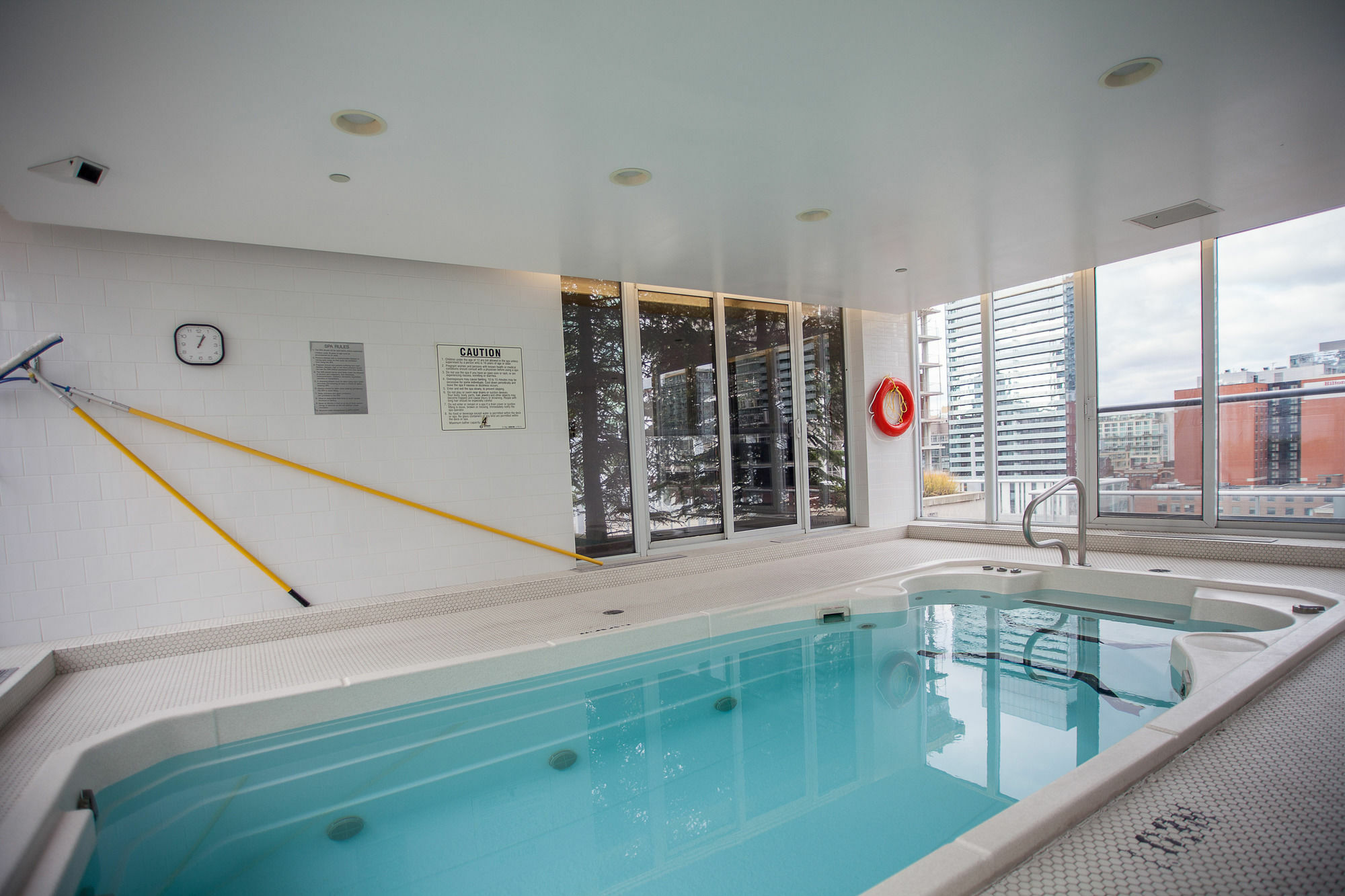 Red Maple Suites - Icon Торонто Экстерьер фото