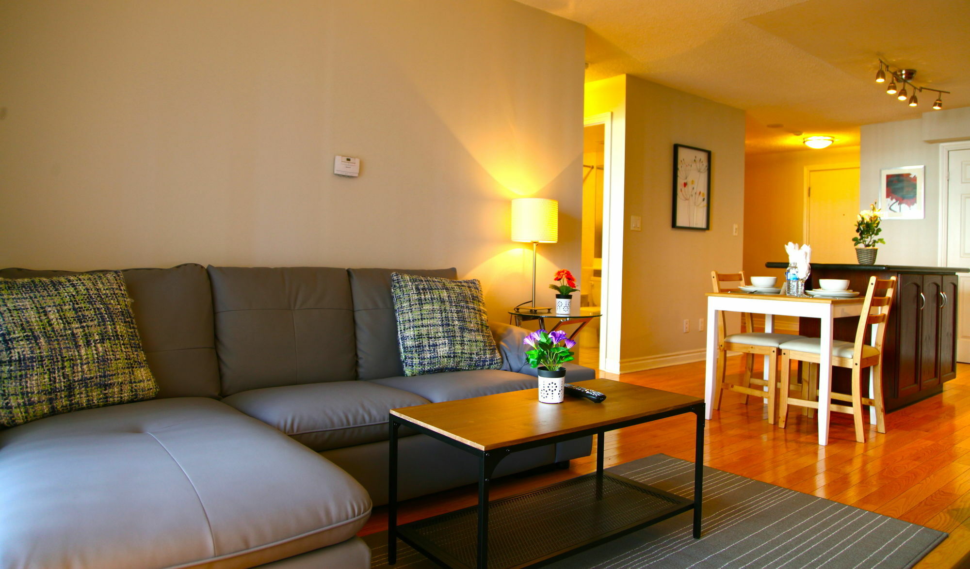 Red Maple Suites - Icon Торонто Экстерьер фото